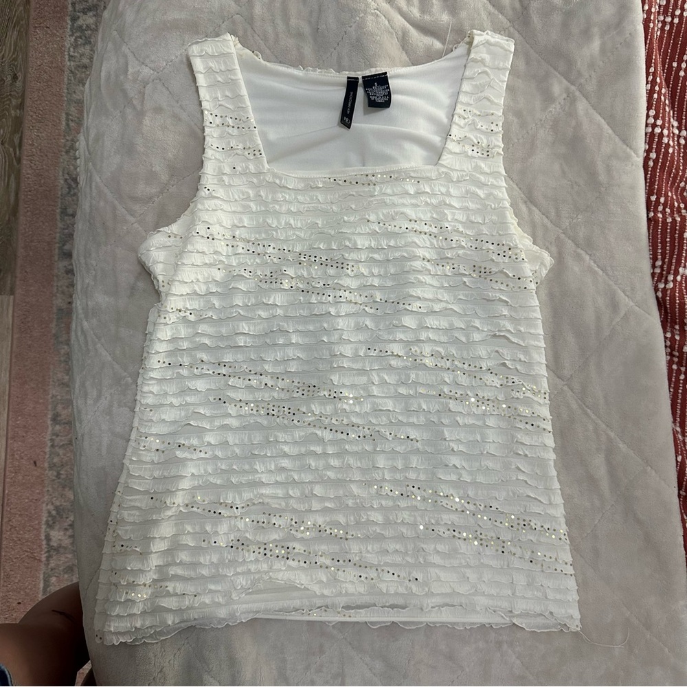 New Directions White Ruffled Tank Top